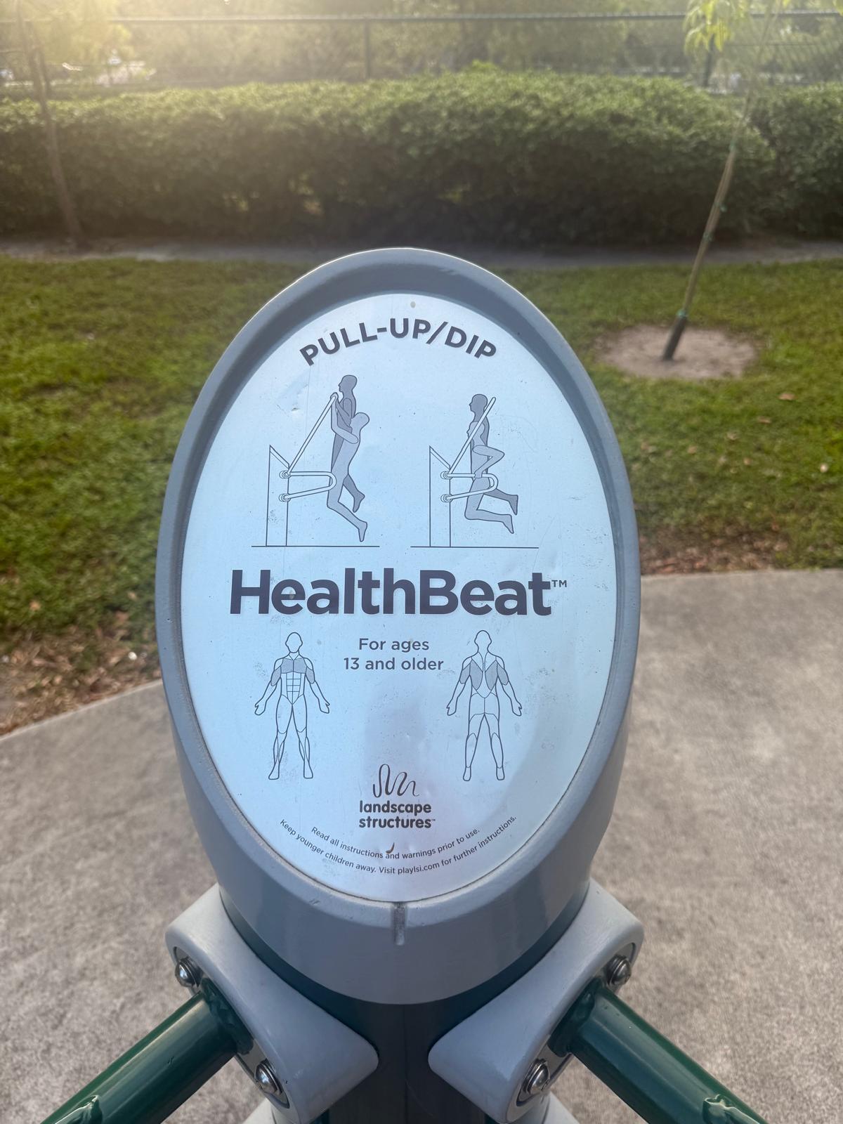 Instruction signage for outdoor gym